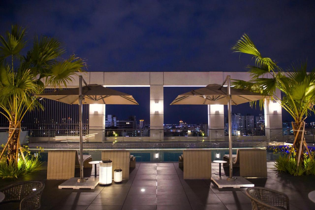 Grand Banyan Hotel ไถหนาน ภายนอก รูปภาพ
