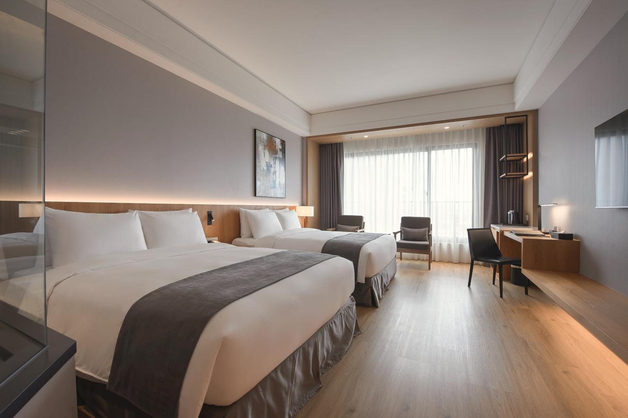 Grand Banyan Hotel ไถหนาน ภายนอก รูปภาพ